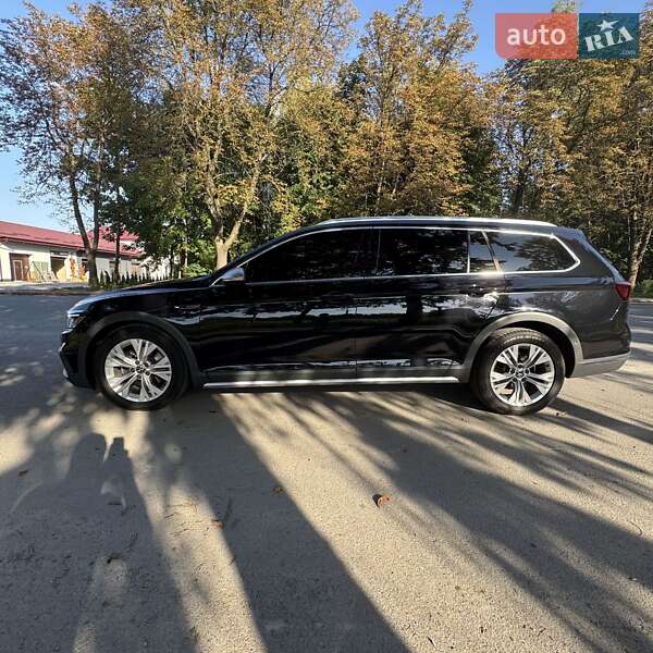 Универсал Volkswagen Passat Alltrack 2021 в Звягеле