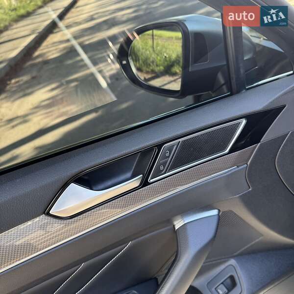 Универсал Volkswagen Passat Alltrack 2021 в Звягеле