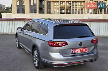 Универсал Volkswagen Passat Alltrack 2021 в 