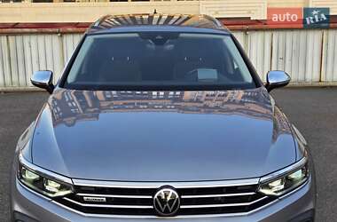 Универсал Volkswagen Passat Alltrack 2021 в 