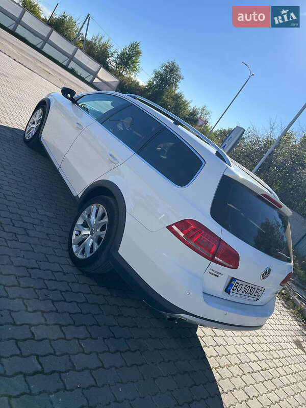 Универсал Volkswagen Passat Alltrack 2012 в Подгайцах