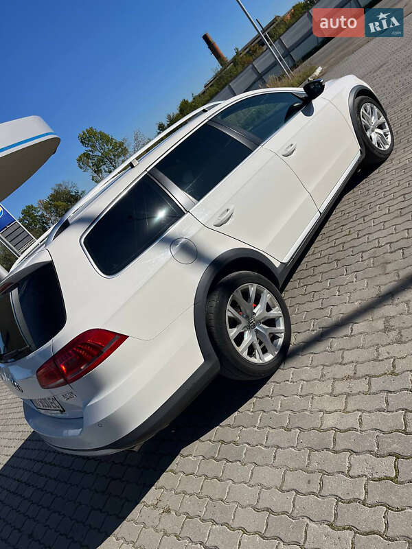 Универсал Volkswagen Passat Alltrack 2012 в Подгайцах