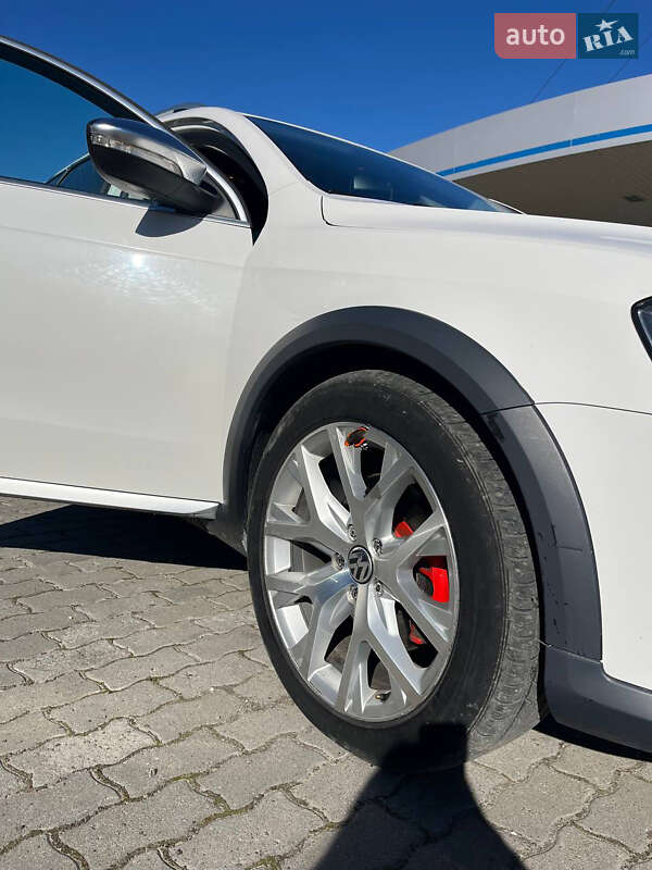 Универсал Volkswagen Passat Alltrack 2012 в Подгайцах