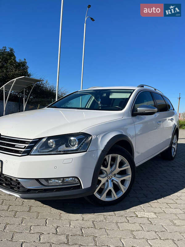Универсал Volkswagen Passat Alltrack 2012 в Подгайцах