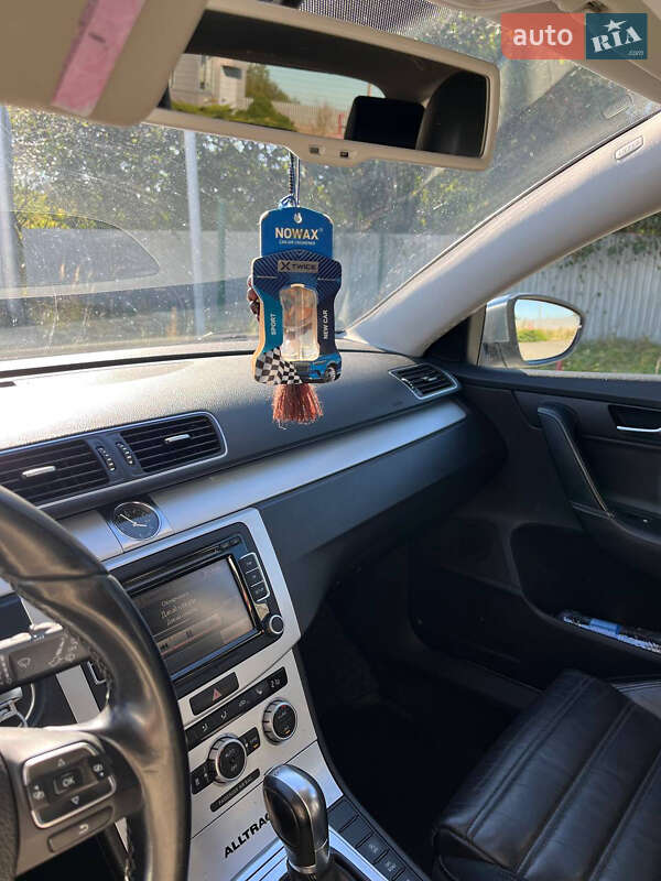 Универсал Volkswagen Passat Alltrack 2012 в Подгайцах