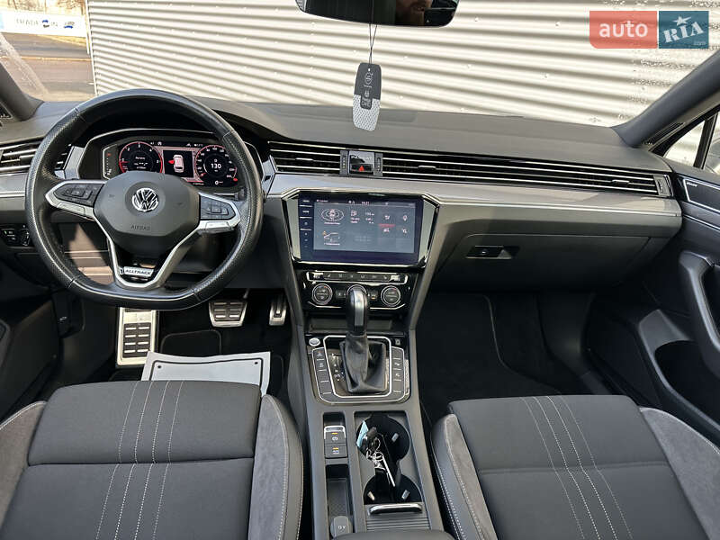 Универсал Volkswagen Passat Alltrack 2020 в Ровно