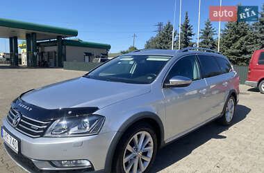 Універсал Volkswagen Passat Alltrack 2014 в Чернівцях