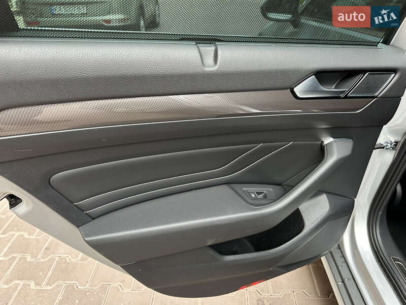 Универсал Volkswagen Passat Alltrack 2020 в Киеве фото 27 Универсал Volkswagen Passat Alltrack 2020 в Киеве