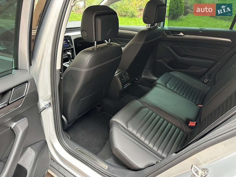 Универсал Volkswagen Passat Alltrack 2020 в Киеве фото 28 Универсал Volkswagen Passat Alltrack 2020 в Киеве