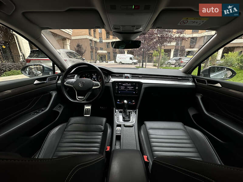 Универсал Volkswagen Passat Alltrack 2020 в Киеве фото 40 Универсал Volkswagen Passat Alltrack 2020 в Киеве