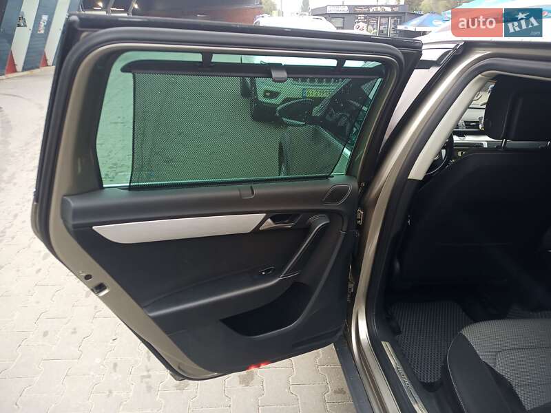 Універсал Volkswagen Passat Alltrack 2012 в Вишневому