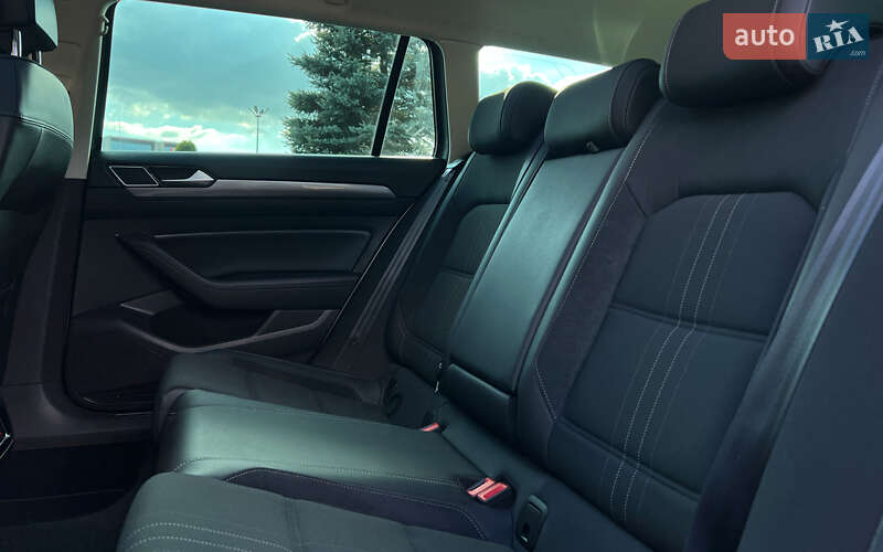 Універсал Volkswagen Passat Alltrack 2019 в Львові