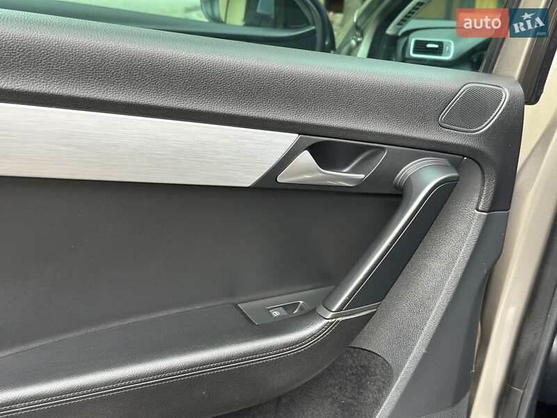 Универсал Volkswagen Passat Alltrack 2014 в Дрогобыче