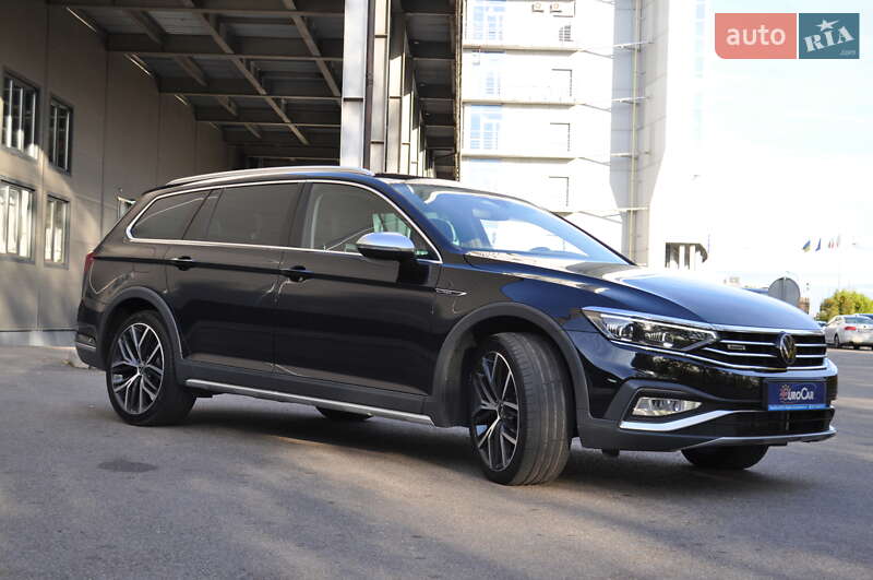 Универсал Volkswagen Passat Alltrack 2022 в Киеве