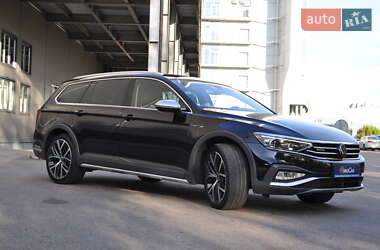 Универсал Volkswagen Passat Alltrack 2022 в 