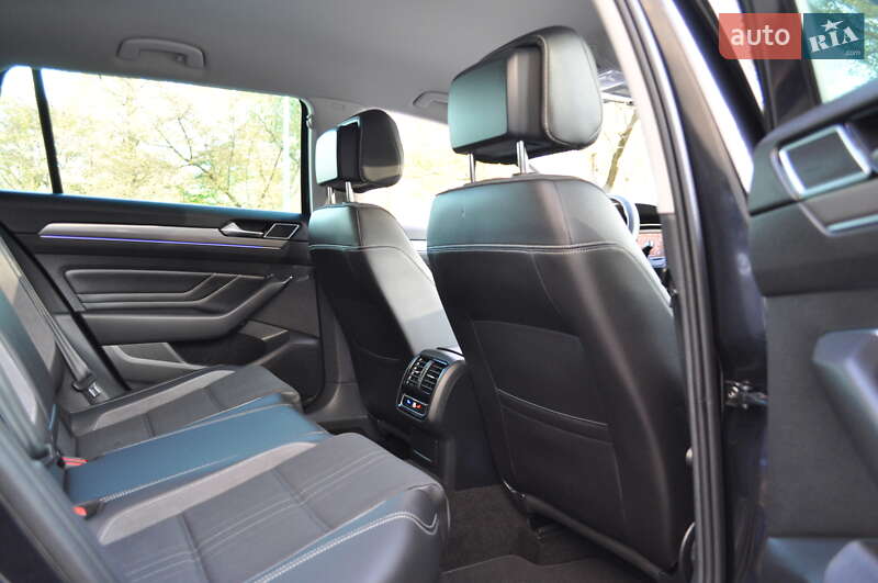 Универсал Volkswagen Passat Alltrack 2022 в Киеве
