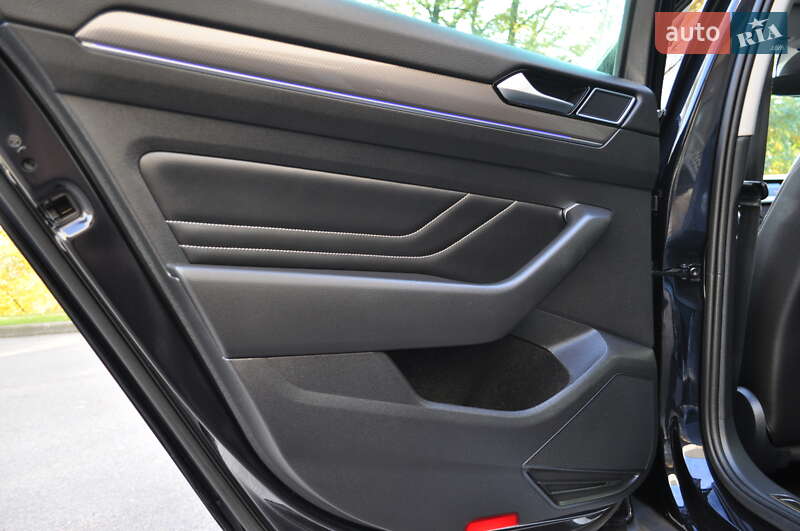 Универсал Volkswagen Passat Alltrack 2022 в Киеве