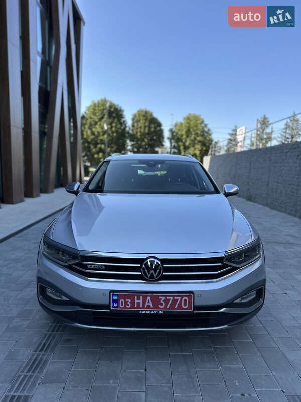 Универсал Volkswagen Passat Alltrack 2021 в Луцке