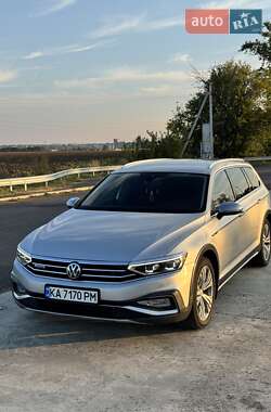 Универсал Volkswagen Passat Alltrack 2019 в Киеве