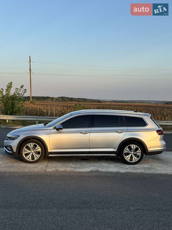 Універсал Volkswagen Passat Alltrack 2019 в Києві