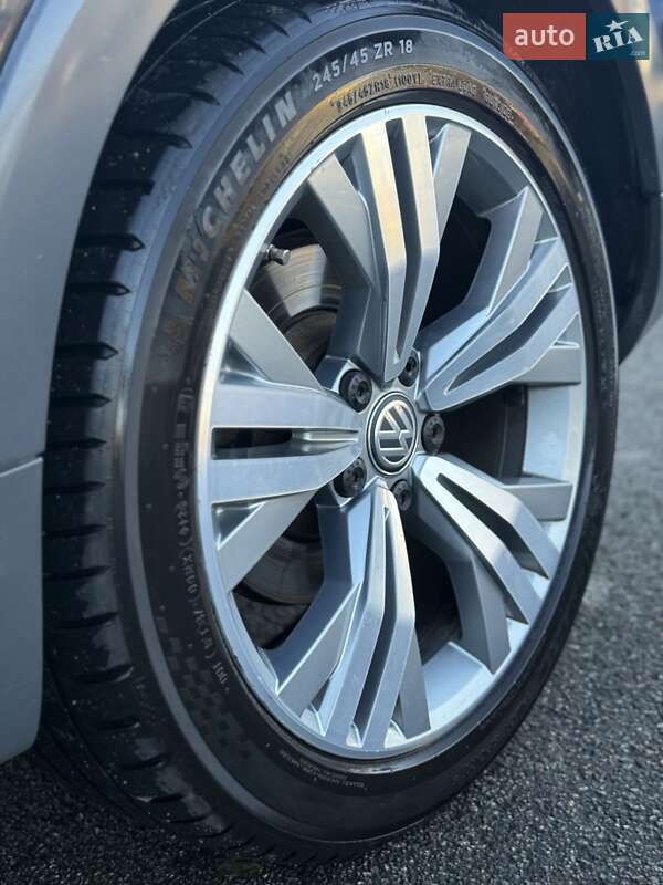 Универсал Volkswagen Passat Alltrack 2018 в Киеве