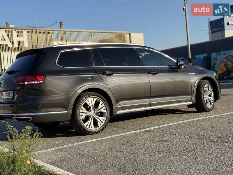 Универсал Volkswagen Passat Alltrack 2018 в Киеве