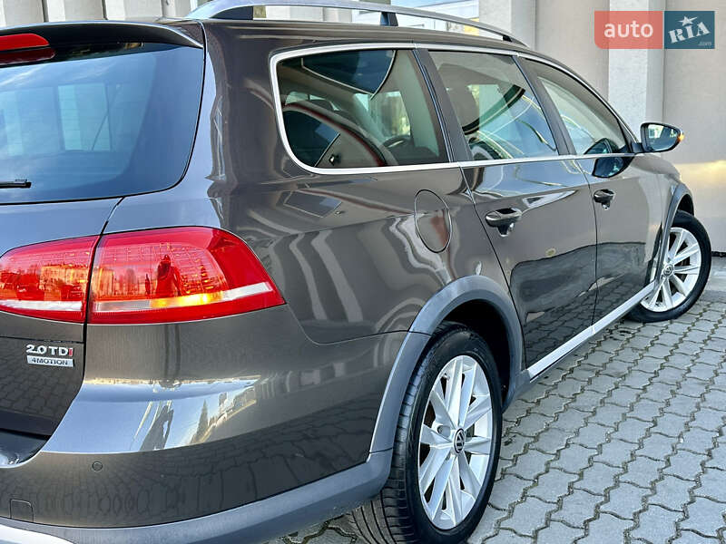 Универсал Volkswagen Passat Alltrack 2013 в Дрогобыче