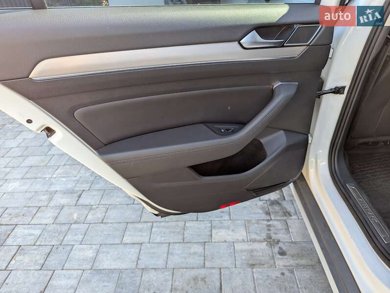 Универсал Volkswagen Passat Alltrack 2017 в Киеве фото 22 Универсал Volkswagen Passat Alltrack 2017 в Киеве