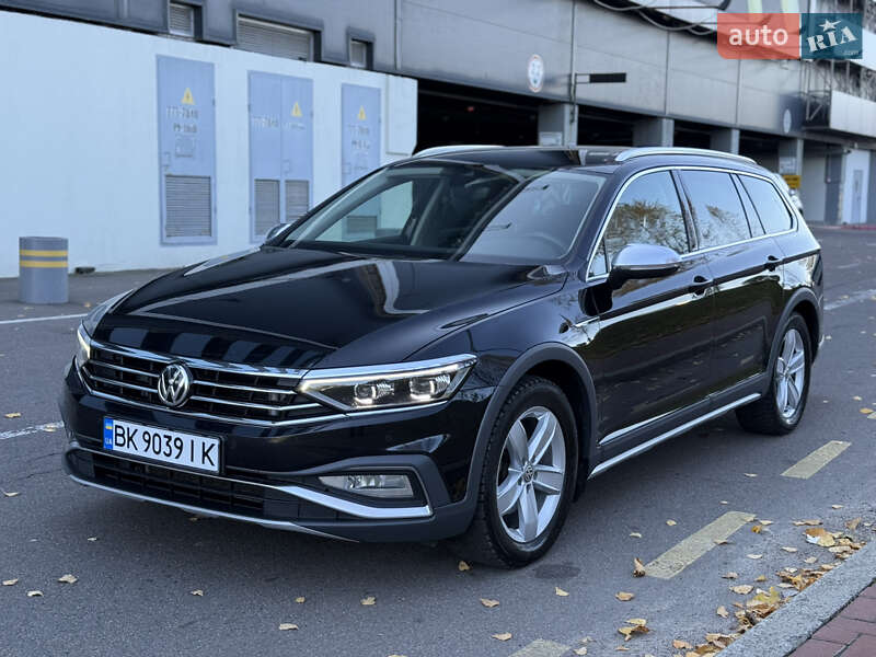 Универсал Volkswagen Passat Alltrack 2020 в Киеве