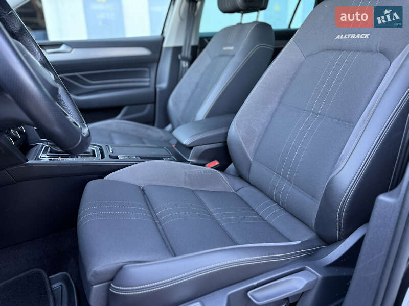 Универсал Volkswagen Passat Alltrack 2020 в Киеве