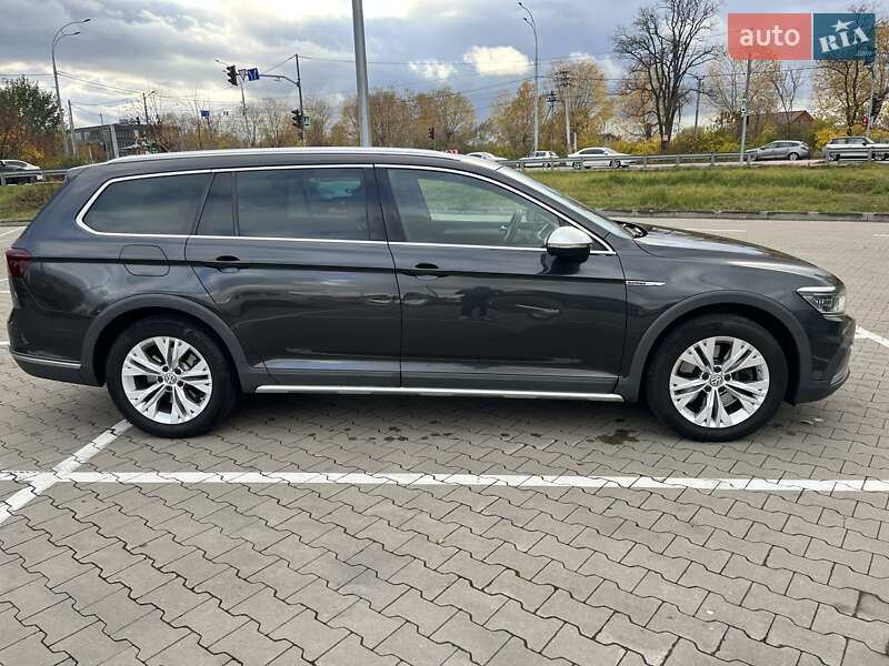Універсал Volkswagen Passat Alltrack 2019 в Києві