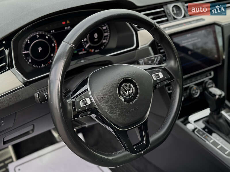 Универсал Volkswagen Passat Alltrack 2018 в Львове