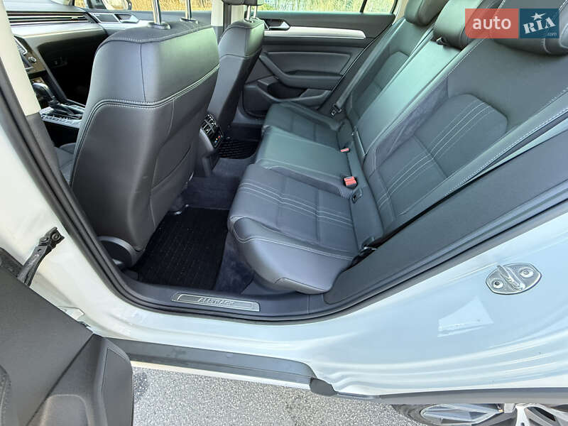 Универсал Volkswagen Passat Alltrack 2016 в Миргороде