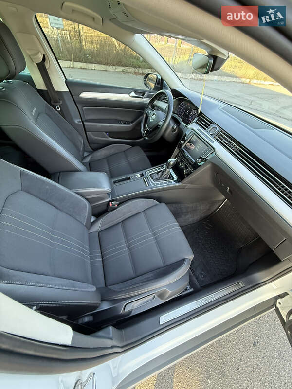 Универсал Volkswagen Passat Alltrack 2016 в Миргороде