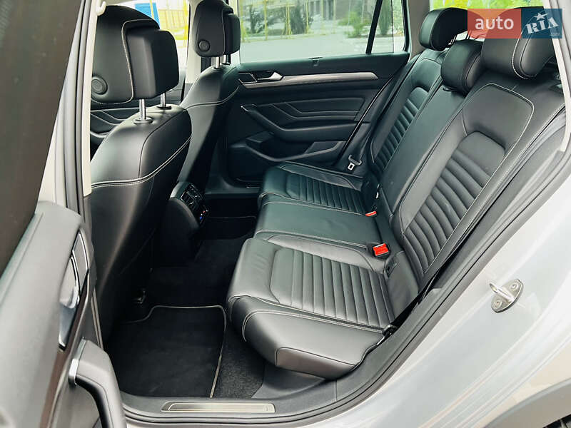 Универсал Volkswagen Passat Alltrack 2020 в Киеве фото 59 Универсал Volkswagen Passat Alltrack 2020 в Киеве