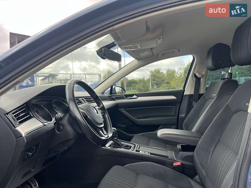 Универсал Volkswagen Passat Alltrack 2017 в Дубно