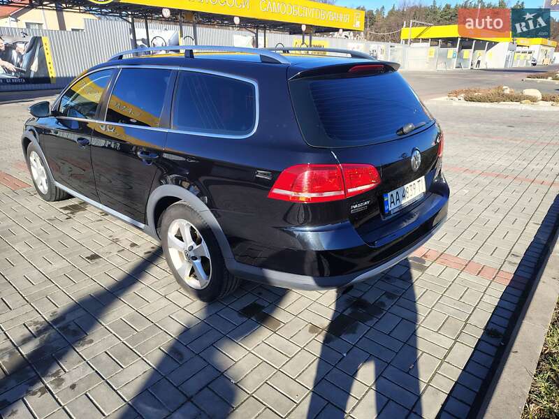 Універсал Volkswagen Passat Alltrack 2014 в Києві