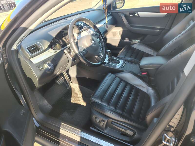 Універсал Volkswagen Passat Alltrack 2014 в Києві