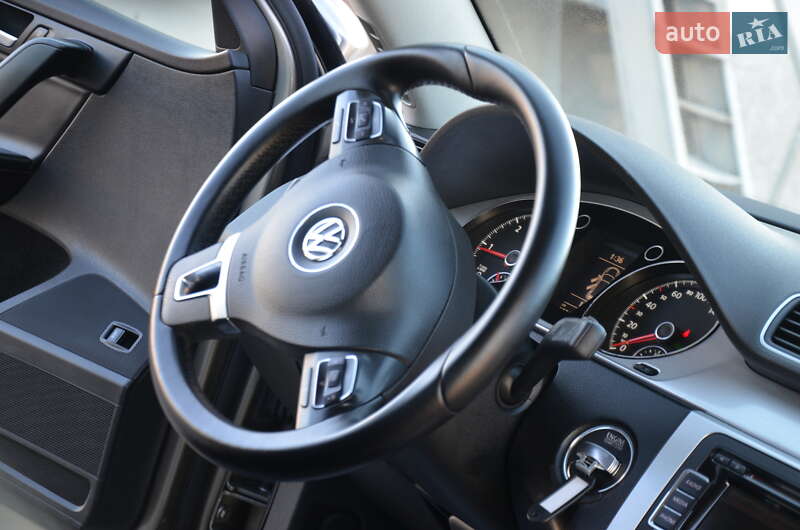 Універсал Volkswagen Passat Alltrack 2014 в Дрогобичі