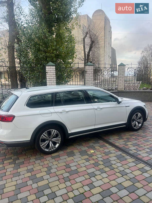 Универсал Volkswagen Passat Alltrack 2022 в Черкассах