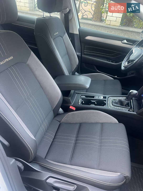 Универсал Volkswagen Passat Alltrack 2022 в Черкассах