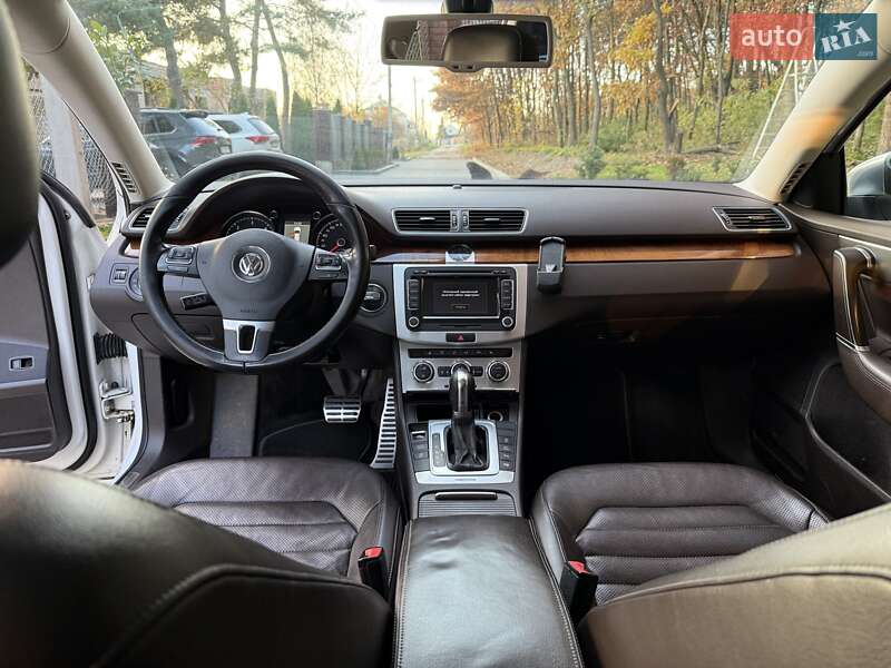 Универсал Volkswagen Passat Alltrack 2013 в Львове