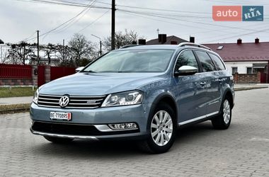 Універсал Volkswagen Passat Alltrack 2012 в Радивиліві
