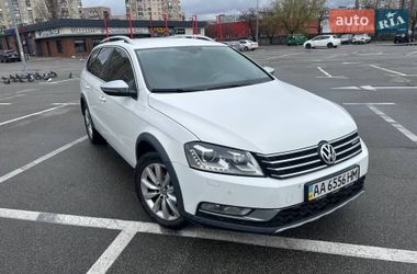 Універсал Volkswagen Passat Alltrack 2014 в Києві