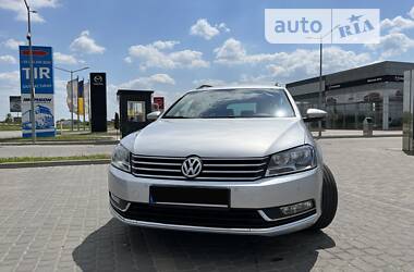 Унiверсал Volkswagen Passat B7 2012 в Мукачевому