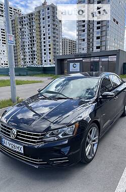 Седан Volkswagen Passat B7 2018 в Києві