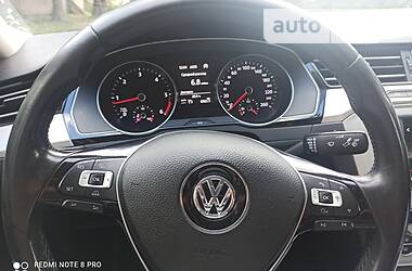 Седан Volkswagen Passat B8 2016 в Днепре