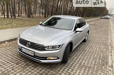 Седан Volkswagen Passat B8 2019 в Черновцах