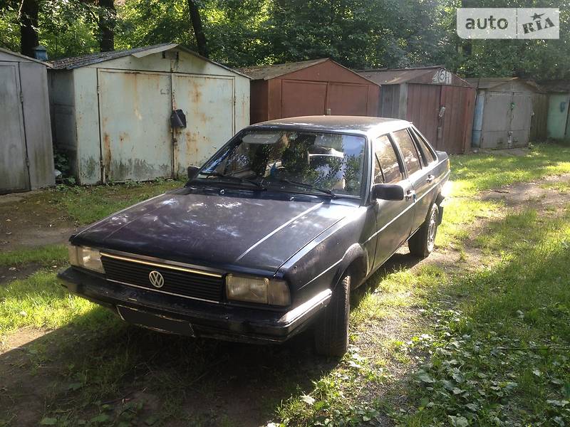 Седан Volkswagen Passat 1987 в Черновцах