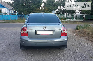 Седан Volkswagen Passat 2004 в Мариуполе